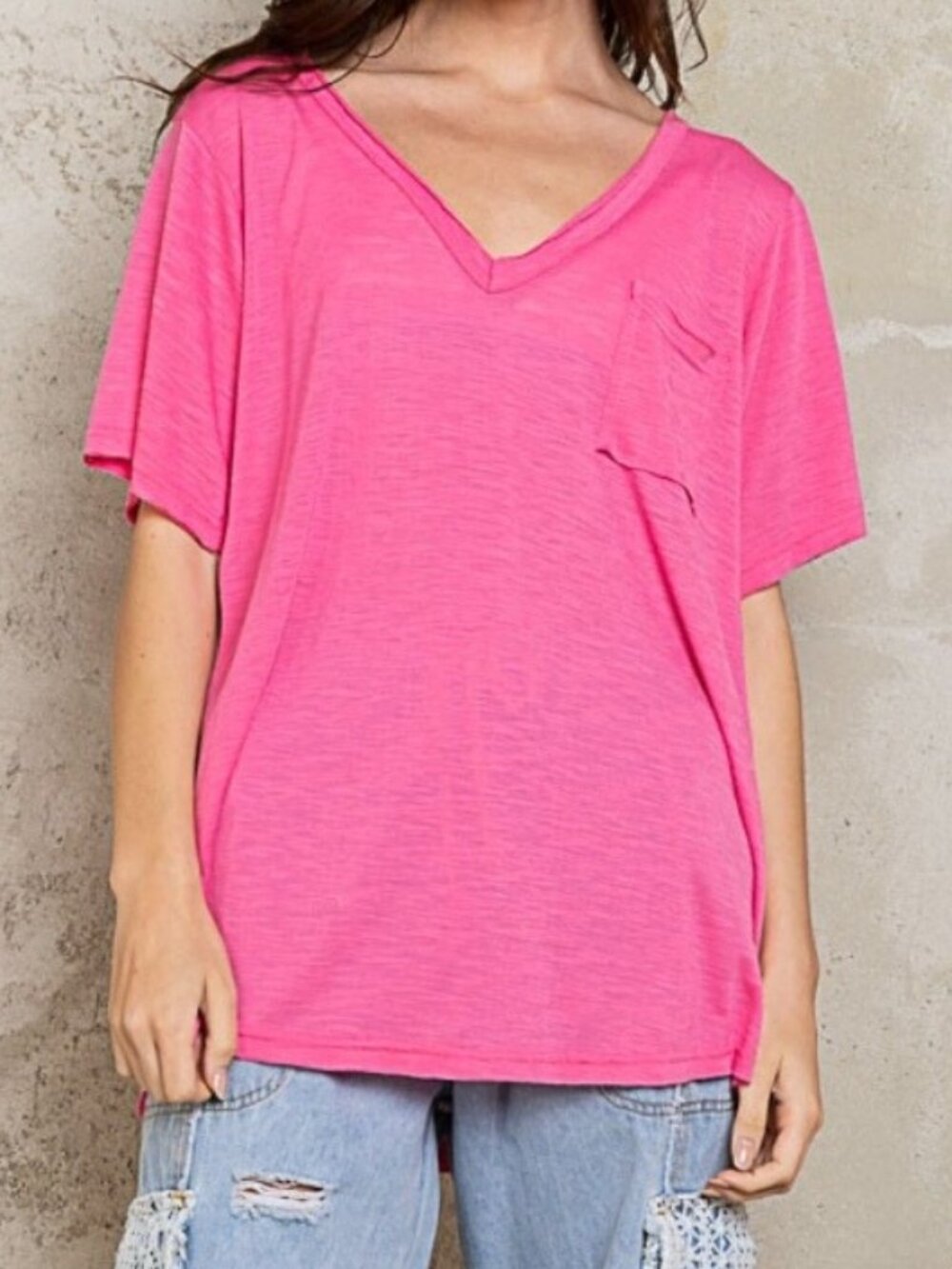 NWT POL Pink V‑Neck Knit Slub Tee – Pocket Loose Fit